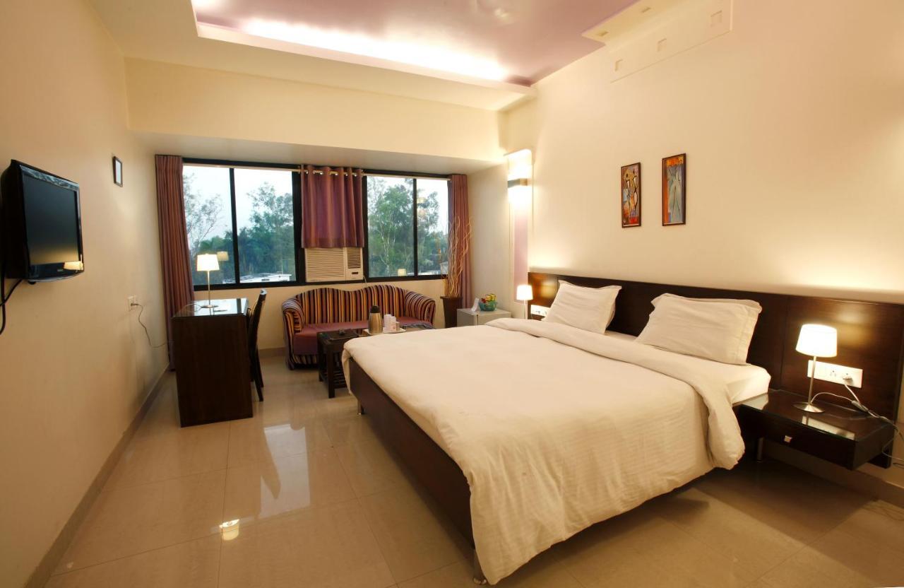 Shivoy Hotel Gorakhpur Exterior foto