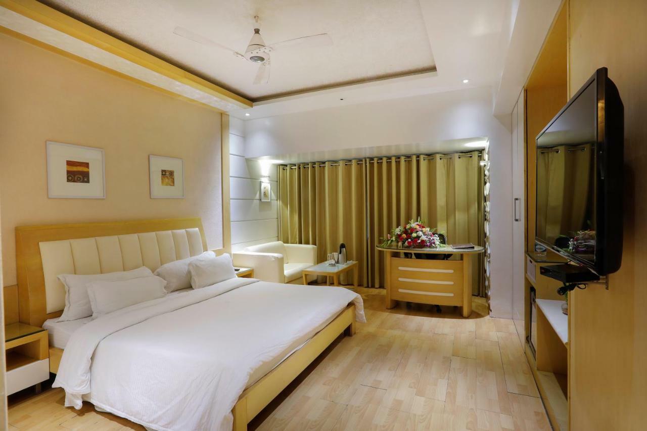 Shivoy Hotel Gorakhpur Exterior foto